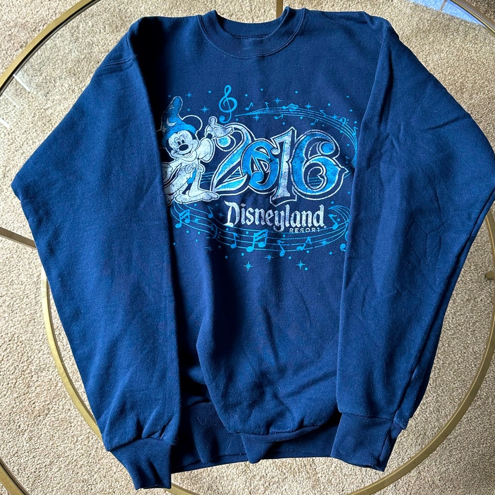 Authentic Disneyland crew neck 2016 women’s small